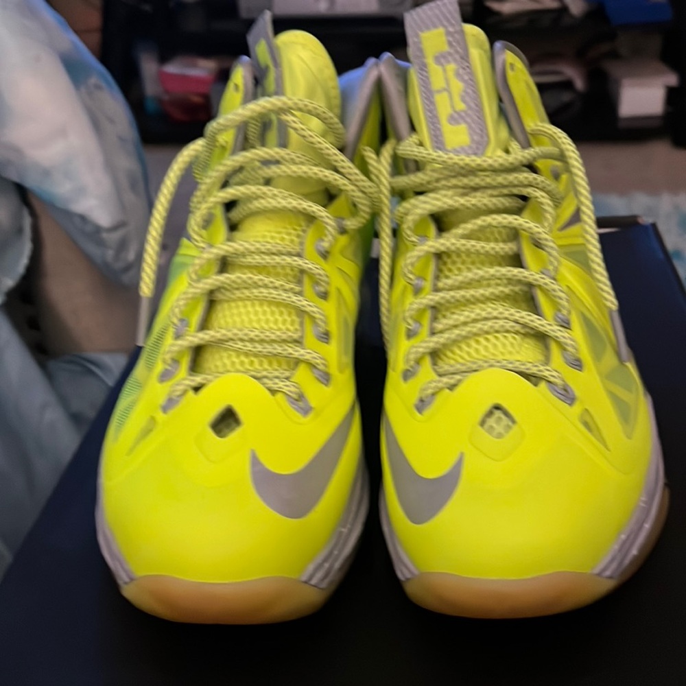 NWT Lebron X. Size 8